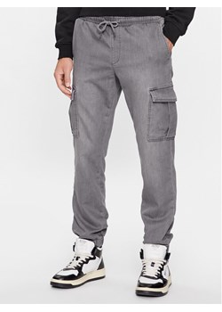 Only & Sons Spodnie materiałowe 22027402 Szary Regular Fit ze sklepu MODIVO w kategorii Spodnie męskie - zdjęcie 181198382