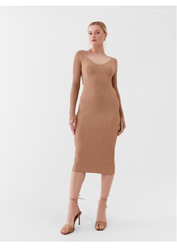 Guess Sukienka dzianinowa W3YK21 Z2U00 Beżowy Slim Fit ze sklepu MODIVO w kategorii Sukienki - zdjęcie 181198394