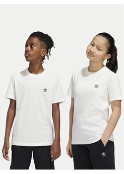 adidas T-Shirt IX5266 Écru Regular Fit ze sklepu MODIVO w kategorii T-shirty chłopięce - zdjęcie 181198551