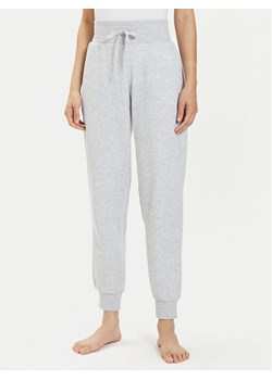 Emporio Armani Underwear Spodnie dresowe 164842 4R276 00048 Szary Relaxed Fit ze sklepu MODIVO w kategorii Spodnie damskie - zdjęcie 181198850