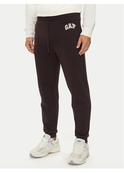Gap Spodnie dresowe 804257-08 Brązowy Regular Fit ze sklepu MODIVO w kategorii Spodnie męskie - zdjęcie 181200132