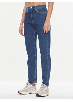 Calvin Klein Jeans Jeansy Authentic J20J221831 Niebieski Straight Fit ze sklepu MODIVO w kategorii Jeansy damskie - zdjęcie 181200961