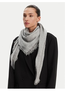 Calvin Klein Chusta K60K608779 Szary ze sklepu MODIVO w kategorii Szaliki i chusty damskie - zdjęcie 181201624