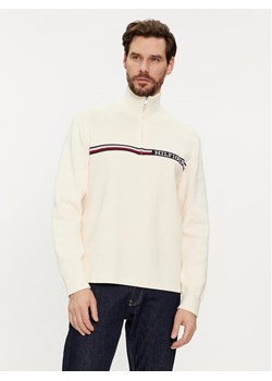 Tommy Hilfiger Sweter Global Stripe MW0MW33508 Beżowy Regular Fit ze sklepu MODIVO w kategorii Swetry męskie - zdjęcie 181201861