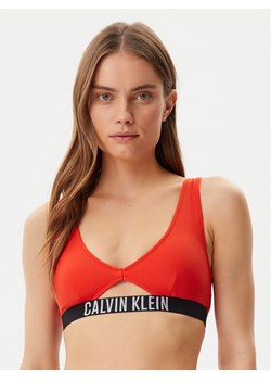 Calvin Klein Swimwear Góra od bikini KW0KW02745 Czerwony ze sklepu MODIVO w kategorii Stroje kąpielowe - zdjęcie 181202163