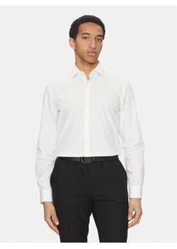 HUGO Koszula Koey 50539808 Biały Slim Fit ze sklepu MODIVO w kategorii Koszule męskie - zdjęcie 181203220