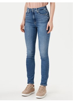 Calvin Klein Jeans Jeansy J20J224492 Granatowy Skinny Fit ze sklepu MODIVO w kategorii Jeansy damskie - zdjęcie 181203394