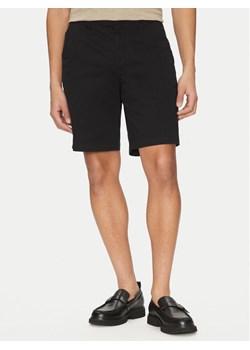 Calvin Klein Jeans Szorty materiałowe LV040EM618 Czarny Regular Fit ze sklepu MODIVO w kategorii Spodenki męskie - zdjęcie 181205842