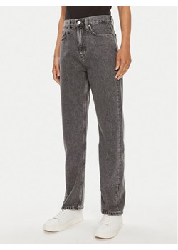 Calvin Klein Jeans Jeansy J20J223657 Szary Straight Fit ze sklepu MODIVO w kategorii Jeansy damskie - zdjęcie 181205952