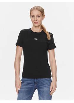 Calvin Klein Jeans T-Shirt J20J222687 Czarny Regular Fit ze sklepu MODIVO w kategorii Bluzki damskie - zdjęcie 181206423