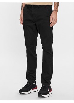 Tommy Jeans Chinosy Austin DM0DM18339 Czarny Slim Fit ze sklepu MODIVO w kategorii Spodnie męskie - zdjęcie 181207574