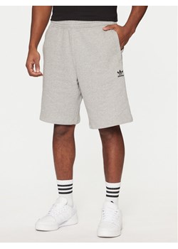 adidas Originals Szorty sportowe Essentials Trefoil IY8517 Szary Regular Fit ze sklepu MODIVO w kategorii Spodenki męskie - zdjęcie 181208460