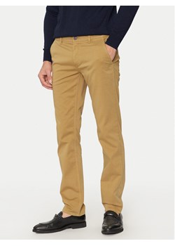 Boss Chinosy Schino 50379152 Brązowy Slim Fit ze sklepu MODIVO w kategorii Spodnie męskie - zdjęcie 181208482