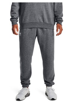 Under Armour Spodnie dresowe UA Essential Fleece Jogger 1373882 Szary Regular Fit ze sklepu MODIVO w kategorii Spodnie męskie - zdjęcie 181213134