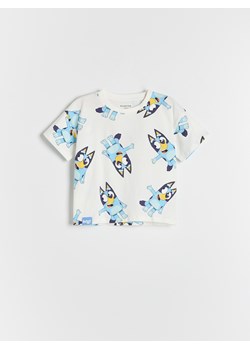 Reserved - Bawełniany t-shirt Bluey - złamana biel ze sklepu Reserved w kategorii T-shirty chłopięce - zdjęcie 181221301