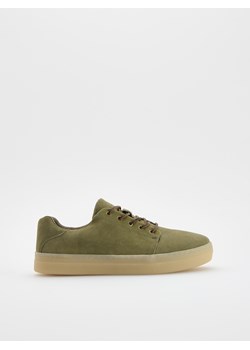 Reserved - Zamszowe sneakersy - jasny zielony ze sklepu Reserved w kategorii Trampki męskie - zdjęcie 181225003