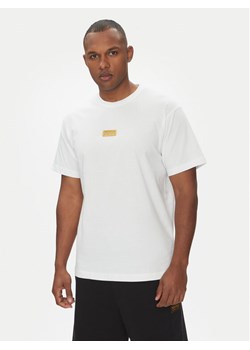Versace Jeans Couture T-Shirt 78GAHT08 Biały Regular Fit ze sklepu MODIVO w kategorii T-shirty męskie - zdjęcie 181227013