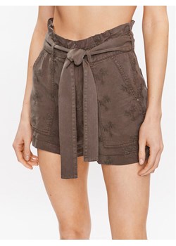 Guess Szorty materiałowe Janna W3GD0L WDP87 Brązowy Loose Fit ze sklepu MODIVO w kategorii Szorty - zdjęcie 181233563