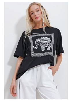 Trend Alacati Koszulka w kolorze czarnym ze sklepu Limango Polska w kategorii Bluzki damskie - zdjęcie 181236563