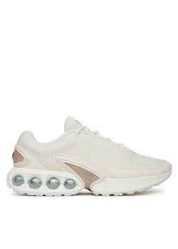 Sneakersy Nike Air Max Dn Se HV4436 133 Biały ze sklepu eobuwie.pl w kategorii Buty sportowe damskie - zdjęcie 181247891