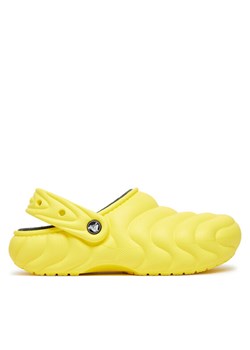 Klapki Crocs Classic Lined Overpuff Clog 210059 Żółty ze sklepu eobuwie.pl w kategorii Klapki damskie - zdjęcie 181251531