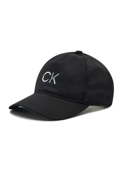 Czapka z daszkiem Calvin Klein Re-Lock Bb Cap K60K609168 Czarny - id: 8719855504237 - marki Calvin Klein - 181251842 Czapka z daszkiem Calvin Klein Re-Lock Bb Cap K60K609168 Czarny ze sklepu eobuwie.pl w kategorii Czapki z daszkiem damskie - zdjęcie 181251842