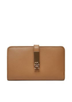 Mały Portfel Damski Tommy Hilfiger Th Heritage Med Wallet AW0AW17262 Brązowy ze sklepu eobuwie.pl w kategorii Portfele damskie - zdjęcie 181256201