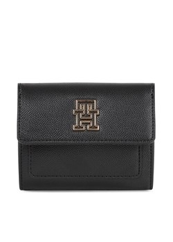 Mały Portfel Damski Tommy Hilfiger Th Timeless Med Flap W Bill AW0AW15258 Czarny ze sklepu eobuwie.pl w kategorii Portfele damskie - zdjęcie 181257403