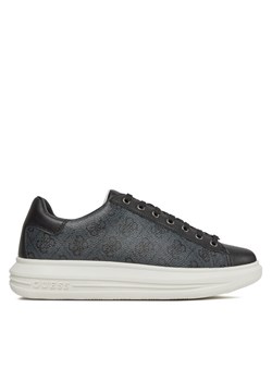 Sneakersy Guess FM8VIB FAM12 Szary ze sklepu eobuwie.pl w kategorii Trampki męskie - zdjęcie 181260314