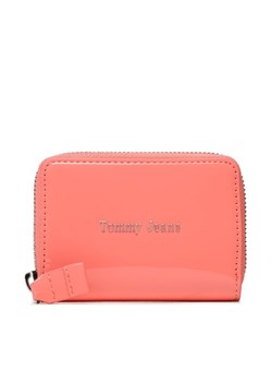 Mały Portfel Damski Tommy Jeans Tjw Must Small Za Patent AW0AW14974 Koralowy ze sklepu eobuwie.pl w kategorii Portfele damskie - zdjęcie 181262740