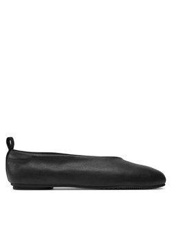 Baleriny Calvin Klein Jeans Ballerina Leather YW0YW01803 Czarny ze sklepu eobuwie.pl w kategorii Balerinki - zdjęcie 181282080