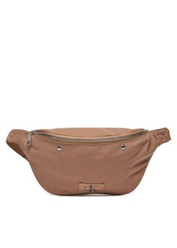 Saszetka nerka Calvin Klein Sport Essentials K50K512552 Beżowy ze sklepu eobuwie.pl w kategorii Nerki - zdjęcie 181282301