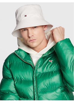 Bucket Tommy Hilfiger Essential Flag Bucket AW0AW14543 Biały ze sklepu eobuwie.pl w kategorii Kapelusze męskie - zdjęcie 181291200