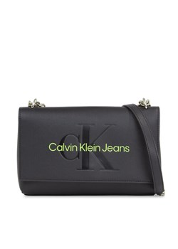 Torebka Calvin Klein Jeans Sculpted Ew Flap Conv25 Mono K60K611866 Czarny ze sklepu eobuwie.pl w kategorii Listonoszki - zdjęcie 181299082