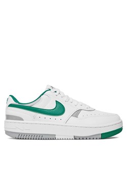 Sneakersy Nike Gamma Force DX9176 106 Biały ze sklepu eobuwie.pl w kategorii Buty sportowe damskie - zdjęcie 181299844