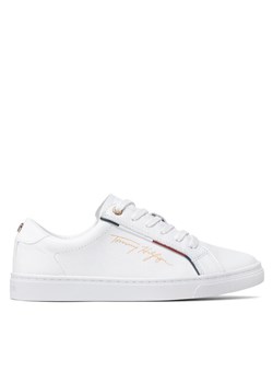 Sneakersy Tommy Hilfiger Signature Sneaker FW0FW06322 Biały ze sklepu eobuwie.pl w kategorii Trampki damskie - zdjęcie 181300214