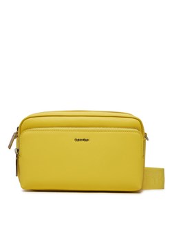 Torebka Calvin Klein Ck Must Camera Bag K60K611927 Żółty ze sklepu eobuwie.pl w kategorii Listonoszki - zdjęcie 181300762