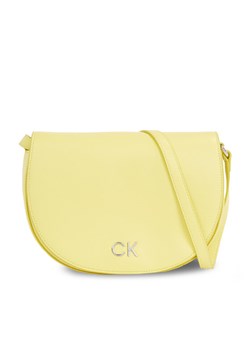 Torebka Calvin Klein Ck Daily Saddle Bag Pebble K60K611679 Żółty ze sklepu eobuwie.pl w kategorii Listonoszki - zdjęcie 181304650