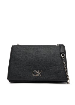 Torebka Calvin Klein Ck Medium Conv Chain Bag_Tex K60K613177 Czarny ze sklepu eobuwie.pl w kategorii Kopertówki - zdjęcie 181309460