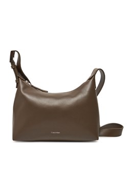 Torebka Calvin Klein Hardware Strap Medium Crossbody K60K613028 Brązowy ze sklepu eobuwie.pl w kategorii Listonoszki - zdjęcie 181311772