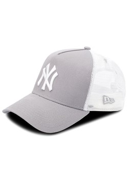 Czapka z daszkiem New Era Clean Trucker 2 Ney 11588490 Szary ze sklepu eobuwie.pl w kategorii Czapki z daszkiem damskie - zdjęcie 181312663