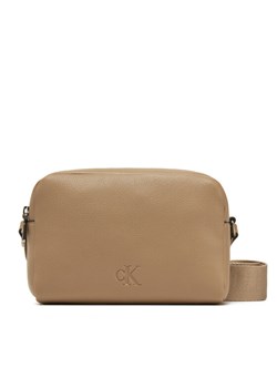 Torebka Calvin Klein Jeans Ultralight Camera Bag21 Pu LV04K3124G Beżowy ze sklepu eobuwie.pl w kategorii Listonoszki - zdjęcie 181317123