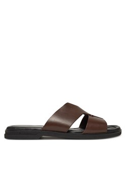 Klapki Tommy Hilfiger Premium Slipon Lh Sand FM0FM05357 Brązowy ze sklepu eobuwie.pl w kategorii Klapki męskie - zdjęcie 181317761