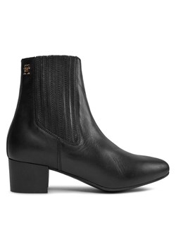 Botki Tommy Hilfiger Essential Leather Boot FW0FW07759 Czarny ze sklepu eobuwie.pl w kategorii Botki - zdjęcie 181326153