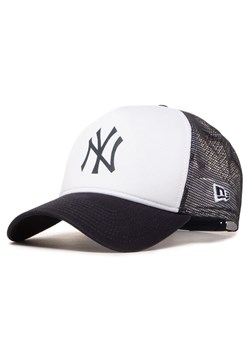 Czapka z daszkiem New Era Team Colour Block T 12380796 Biały ze sklepu eobuwie.pl w kategorii Czapki z daszkiem damskie - zdjęcie 181327892