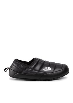 Kapcie The North Face Thermoball Traction Mule V NF0A3UZNKY4 Czarny ze sklepu eobuwie.pl w kategorii Kapcie męskie - zdjęcie 181329814