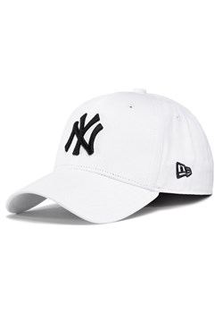 Czapka z daszkiem New Era 940 Leag Basic Neyy 10745455 Biały ze sklepu eobuwie.pl w kategorii Czapki z daszkiem męskie - zdjęcie 181332741
