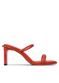 Klapki Calvin Klein Padded Curved Stil Slide 70 HW0HW01992 Czerwony ze sklepu eobuwie.pl w kategorii Klapki damskie - zdjęcie 181338793