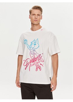 Puma T-Shirt Dylan s Gift Shop 625269 Biały Regular Fit ze sklepu MODIVO w kategorii T-shirty męskie - zdjęcie 181886311