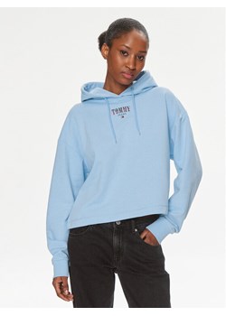 Tommy Jeans Bluza Essential Logo DW0DW17797 Błękitny Relaxed Fit ze sklepu MODIVO w kategorii Bluzy damskie - zdjęcie 181886973